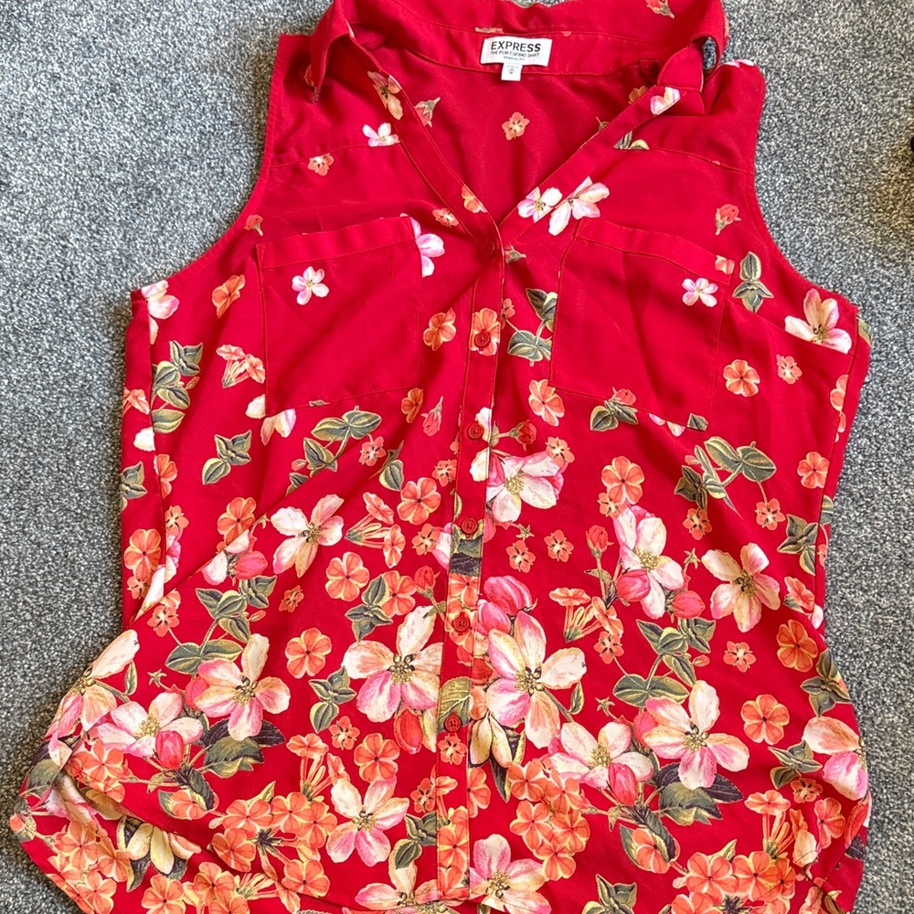 Express Women's Red Floral Sleeveless Top